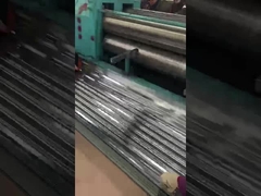 電流を通された屋根シートは鋼板のGIの鉄の屋根ふきシートを波形を付けた