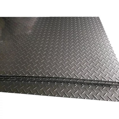 Q235は金属にChequered版3m-6m PPGIのレジ係の版の金属板を電流を通した